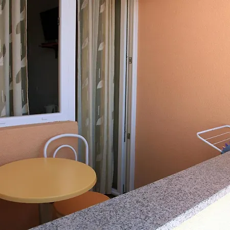 Apartments&rooms By The Sea Tucepi, Makarska - 6058 Tučepi