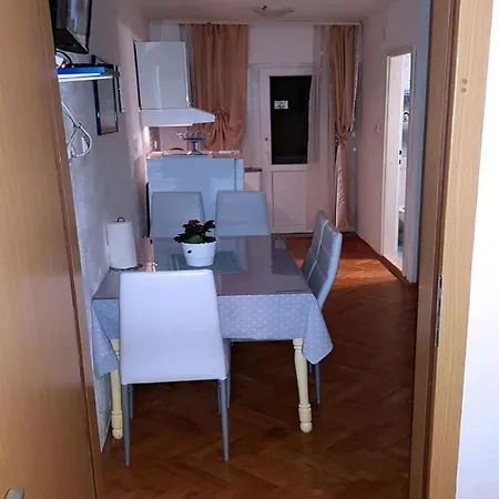 Pensionat Apartments&rooms By The Sea Tucepi, Makarska - 6058 Tučepi