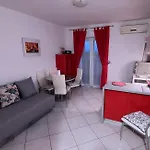 Apartments And Rooms By The Sea Tucepi, Makarska - 6058 Guest house Tucepi