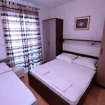 Guest house Apartments And Rooms By The Sea Tucepi, Makarska - 6058