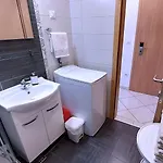 Guest house Apartments And Rooms By The Sea Tucepi, Makarska - 6058 Tucepi