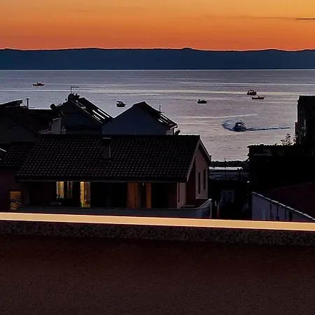 Apartments And Rooms By The Sea Tucepi, Makarska - 6058 Guest house