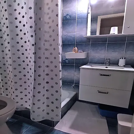 Apartments And Rooms By The Sea Tucepi, Makarska - 6058 Guest house Tucepi